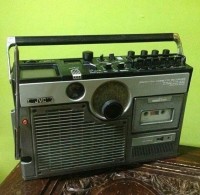 Old radio very basic
Was doing the job of getting news for people