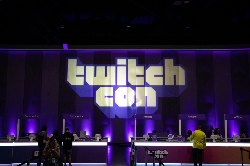 Twitchcon 2019 - Purple Twitch Glitch Pin