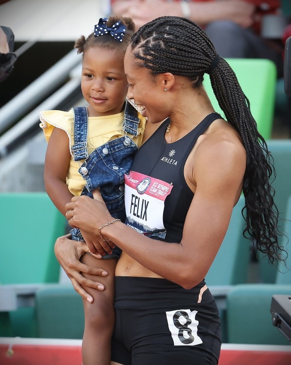 The most decorated Olympian in track and field history is giving fellow athletes $10K each for childcare | DeviceDaily.com