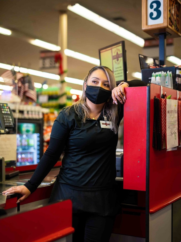 ‘The Longest Shift’ highlights essential workers who kept Los Angeles running | DeviceDaily.com