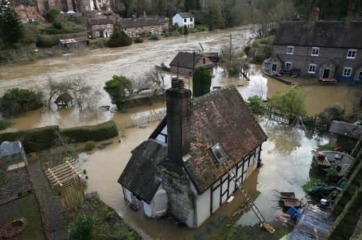 These stark photos show 2022’s climate disasters