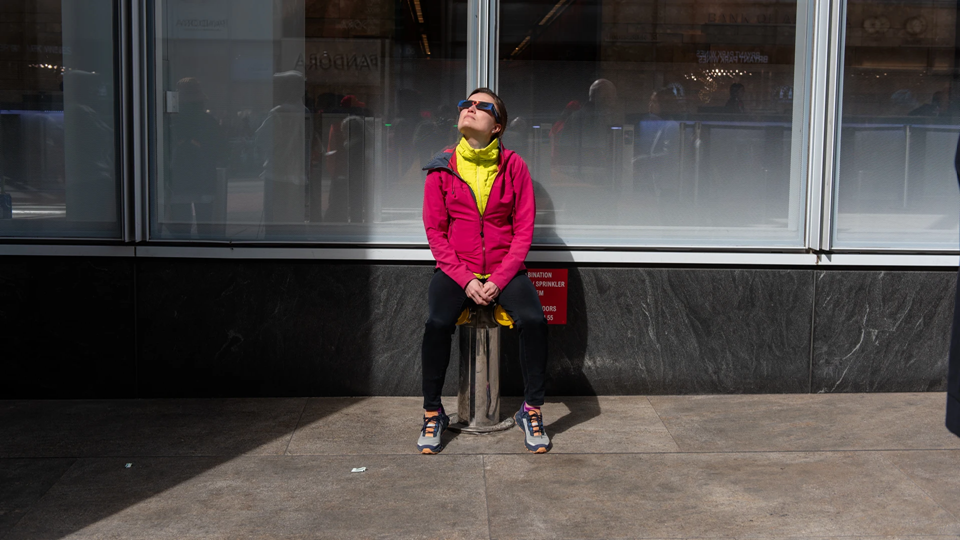 What it was like to watch the 2024 solar eclipse from New York City | DeviceDaily.com