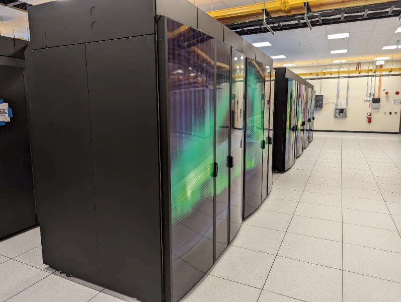 The Cheyenne Supercomputer is going for a fraction of its list price at auction right now | DeviceDaily.com