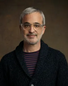 Alex Kurtzman talks about ‘Star Trek’ fandom, AI, and where the sci-fi franchise will boldly go next | DeviceDaily.com