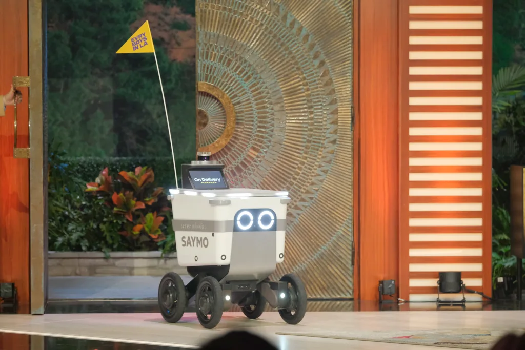 How John Mulaney’s robot stole the spotlight on his Netflix talk show | DeviceDaily.com