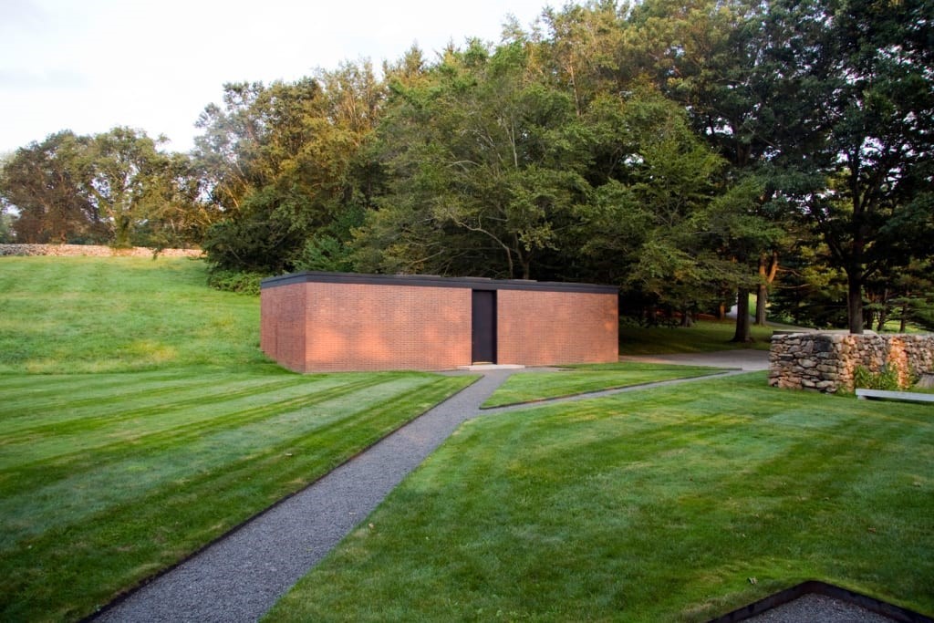 Philip Johnson’s iconic Brick House is open again after 15 years | DeviceDaily.com