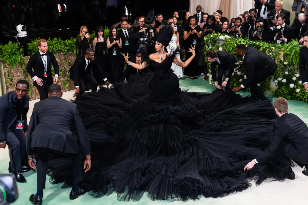 The Met Gala celebrated flowers. It forgot about the environment | DeviceDaily.com