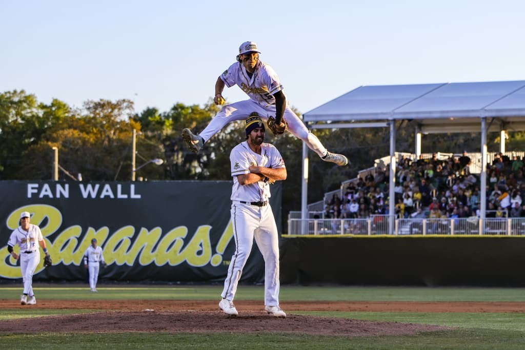 The Savannah Bananas storm Fenway Park | DeviceDaily.com