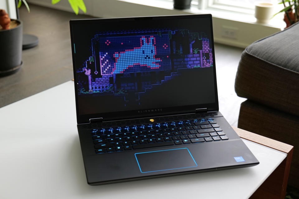 Alienware m16 R2 review: When less power makes for a better laptop | DeviceDaily.com