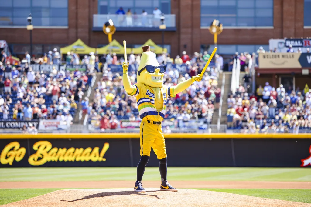 The Savannah Bananas storm Fenway Park | DeviceDaily.com