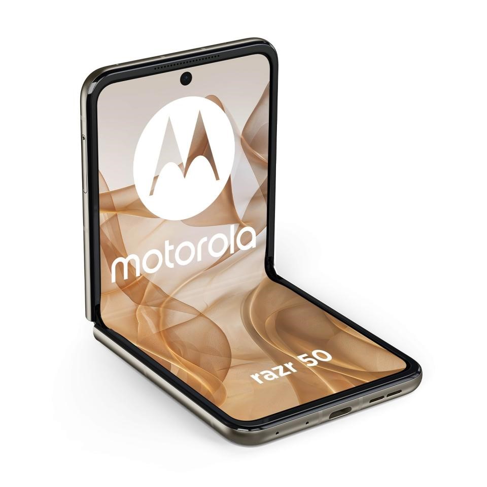 Motorola’s 2024 Razr lineup may include a bigger cover screen for the budget model | DeviceDaily.com