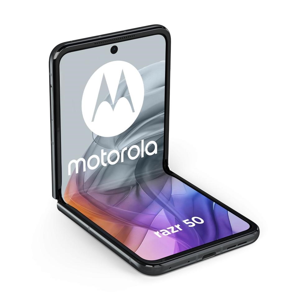 Motorola’s 2024 Razr lineup may include a bigger cover screen for the budget model | DeviceDaily.com