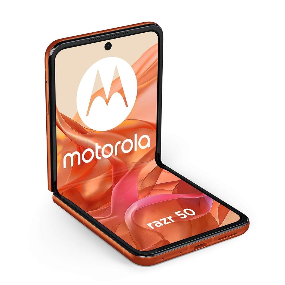 Motorola’s 2024 Razr lineup may include a bigger cover screen for the budget model | DeviceDaily.com