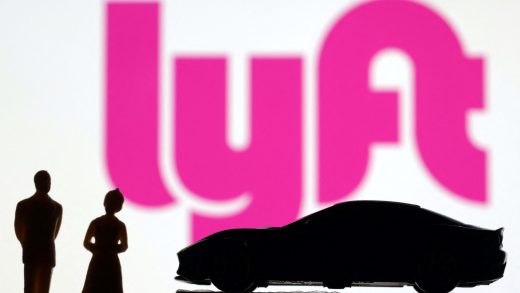 Lyft forecasts strong quarterly earnings driven by ride-hailing demand and new features