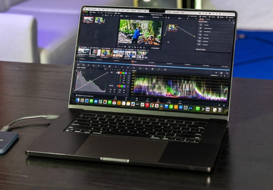 The latest MacBook Pro beats my high-end PC for content creation | DeviceDaily.com