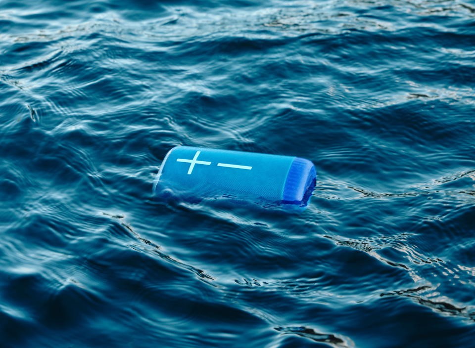 UE's Everboom speaker is a smaller, floatable version of its Epicboom | DeviceDaily.com