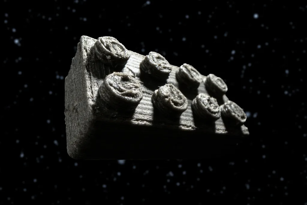 These Lego bricks made from a meteorite could help scientists build the first structures on the moon | DeviceDaily.com