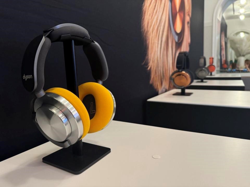 Dyson's OnTrac headphones ditch the Zone's air purifier for 'audio-only' use | DeviceDaily.com