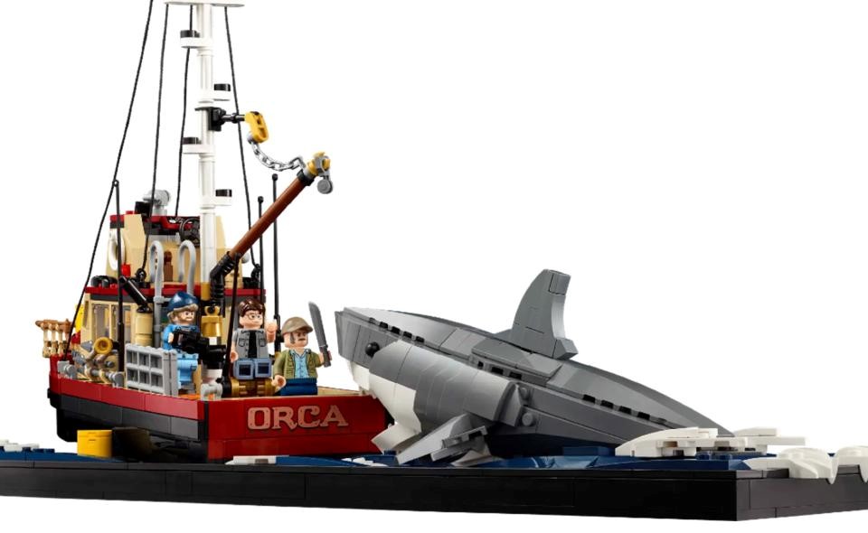 Lego is releasing a Jaws set in August that recreates the final showdown on Quint’s boat | DeviceDaily.com