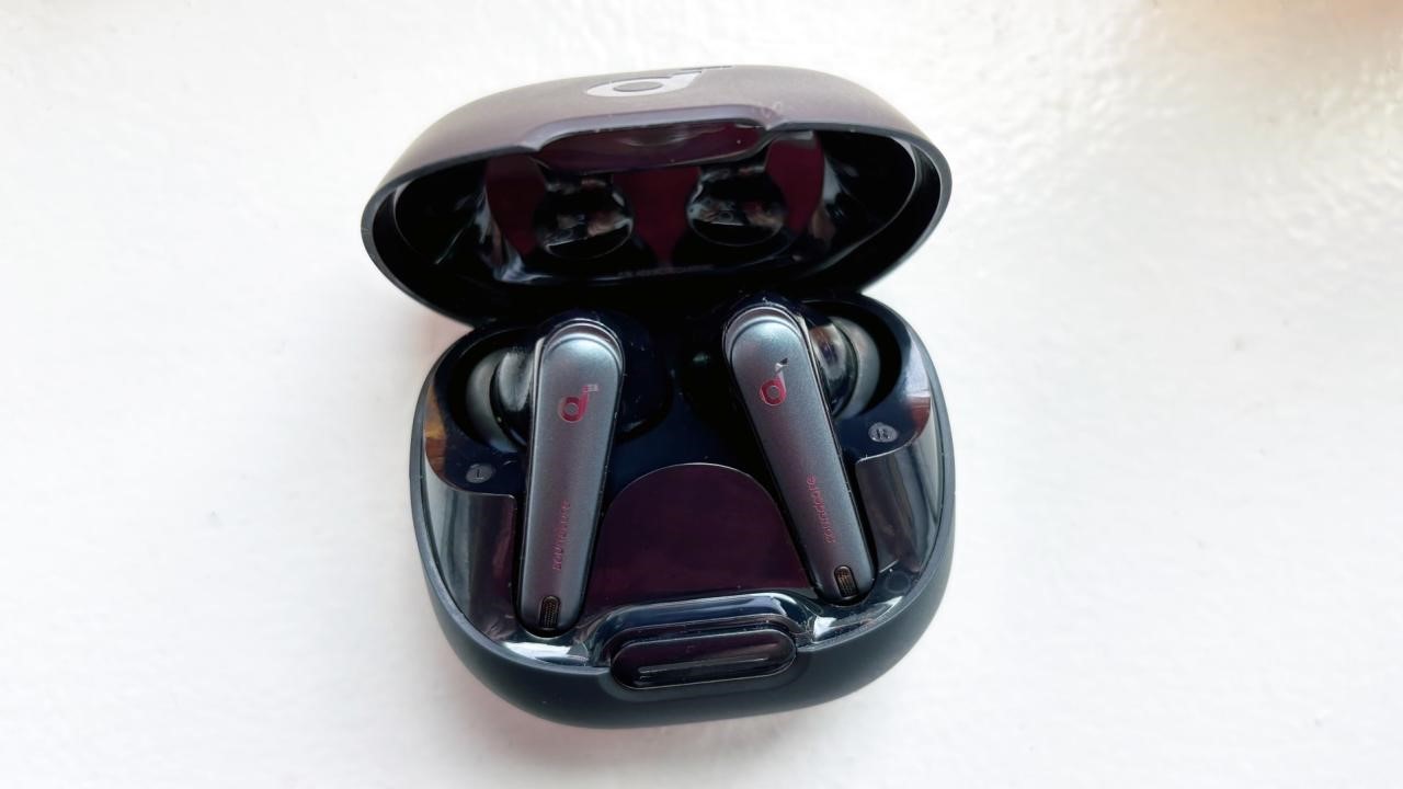 The best budget wireless earbuds for 2024 | DeviceDaily.com