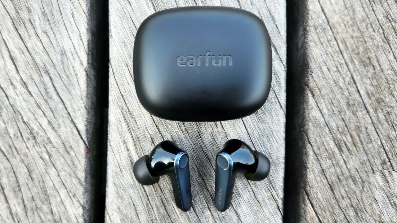 The best budget wireless earbuds for 2024 | DeviceDaily.com