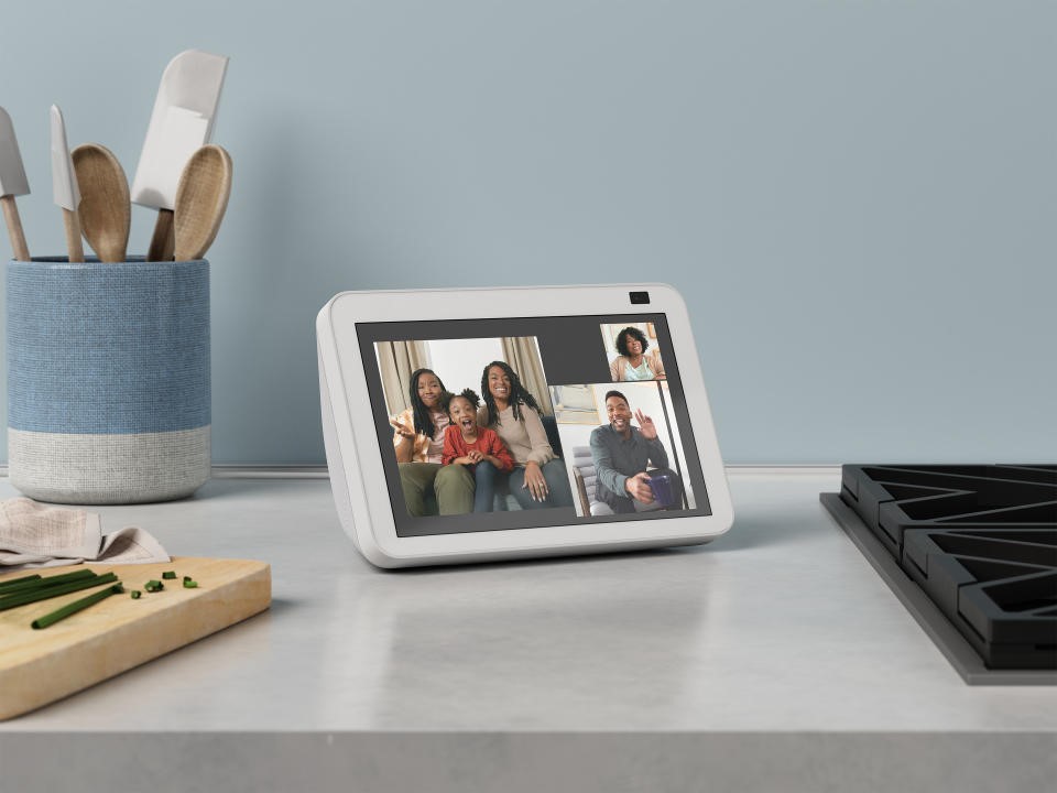 Amazon will discontinue the Echo Show 8 Photos Edition’s main reason for existing | DeviceDaily.com