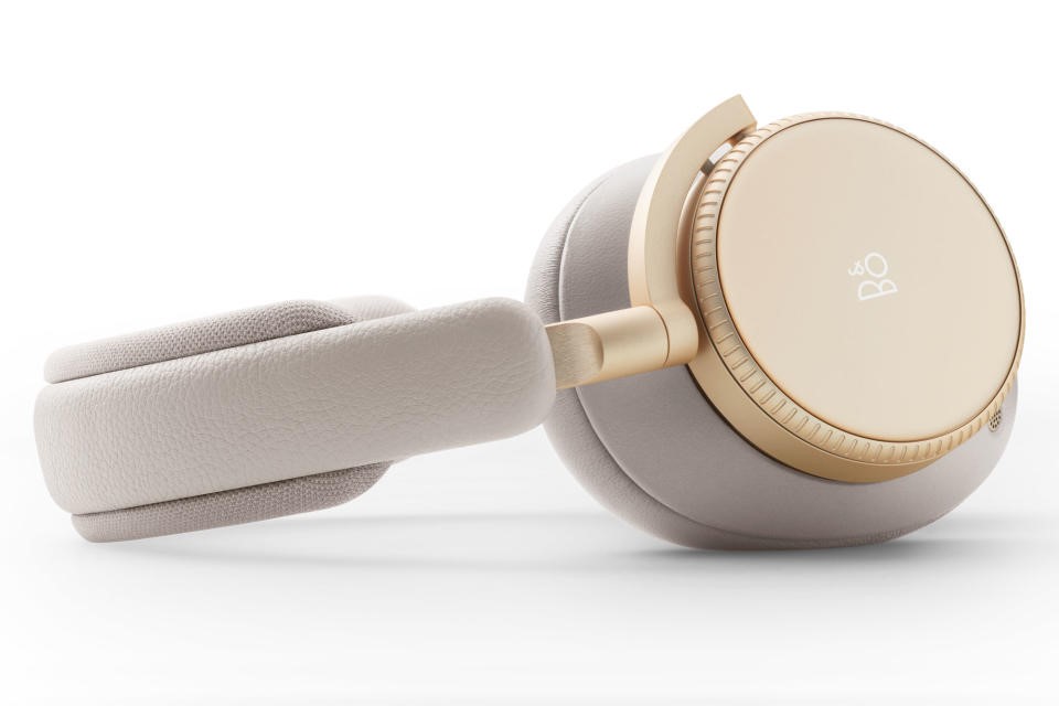 Bang  and  Olufsen debuts the $1,549 Beoplay H100 headphones | DeviceDaily.com