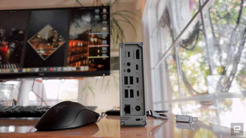 The best docking stations for laptops in 2024 | DeviceDaily.com