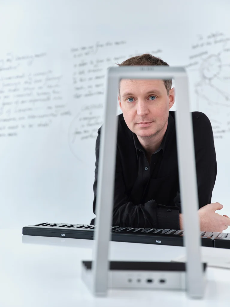 This new device uses computer vision to teach the piano | DeviceDaily.com