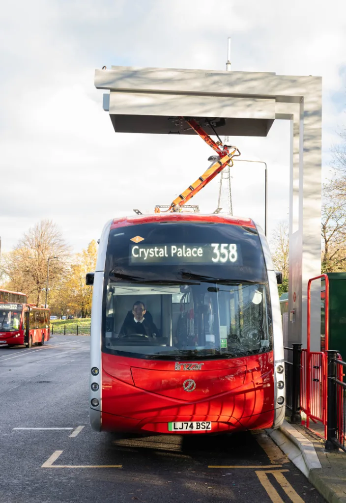 London’s new electric busses have a surprising look—and can charge in just 6 minutes | DeviceDaily.com