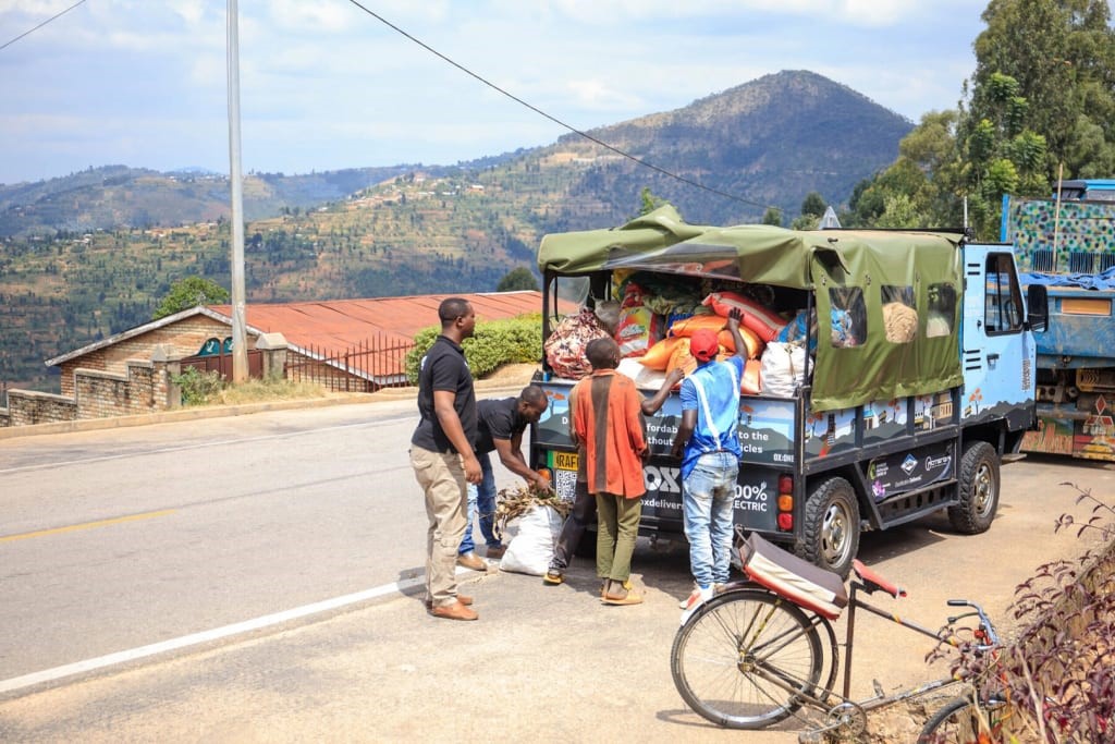 How these simple electric trucks are helping Rwandan farmers boost their profits | DeviceDaily.com