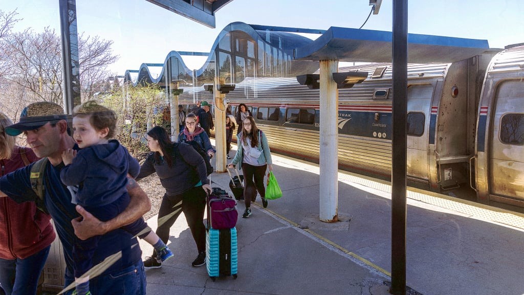 Amtrak had a record year, with 32.8 million riders. It’ll double that by 2040 | DeviceDaily.com