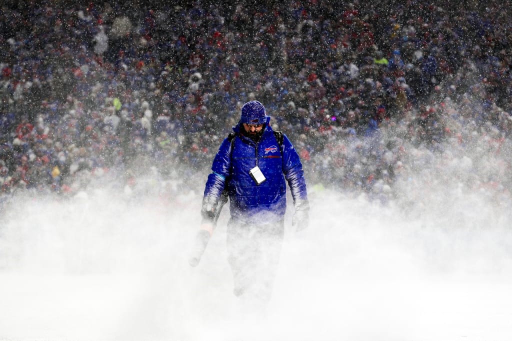 How NFL teams use old-school tech to thaw their frozen football fields | DeviceDaily.com