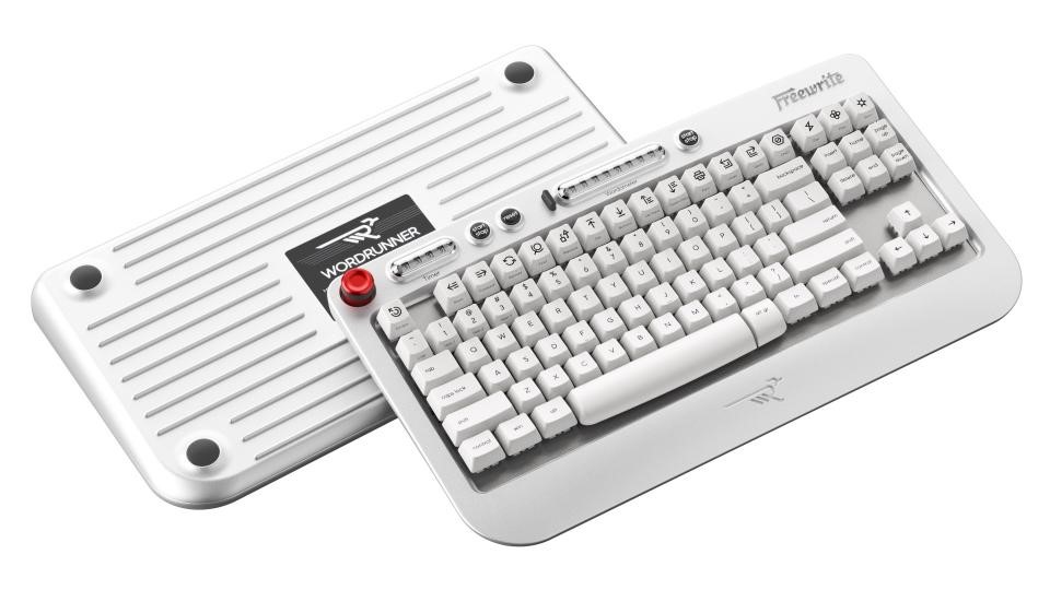 The latest Freewrite device is a fancy mechanical keyboard built with writers in mind | DeviceDaily.com