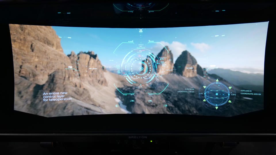 Breylon's immersive display is the TARDIS of monitors | DeviceDaily.com