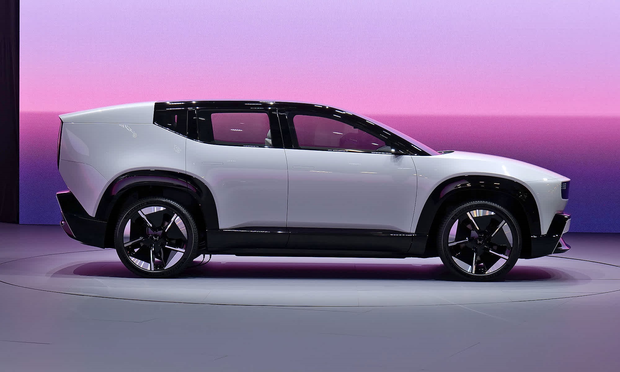 A closer look at the slick Honda 0 SUV and Saloon prototypes at CES 2025 | DeviceDaily.com