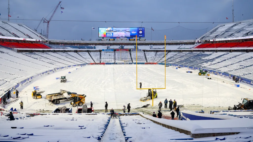 How NFL teams use old-school tech to thaw their frozen football fields | DeviceDaily.com