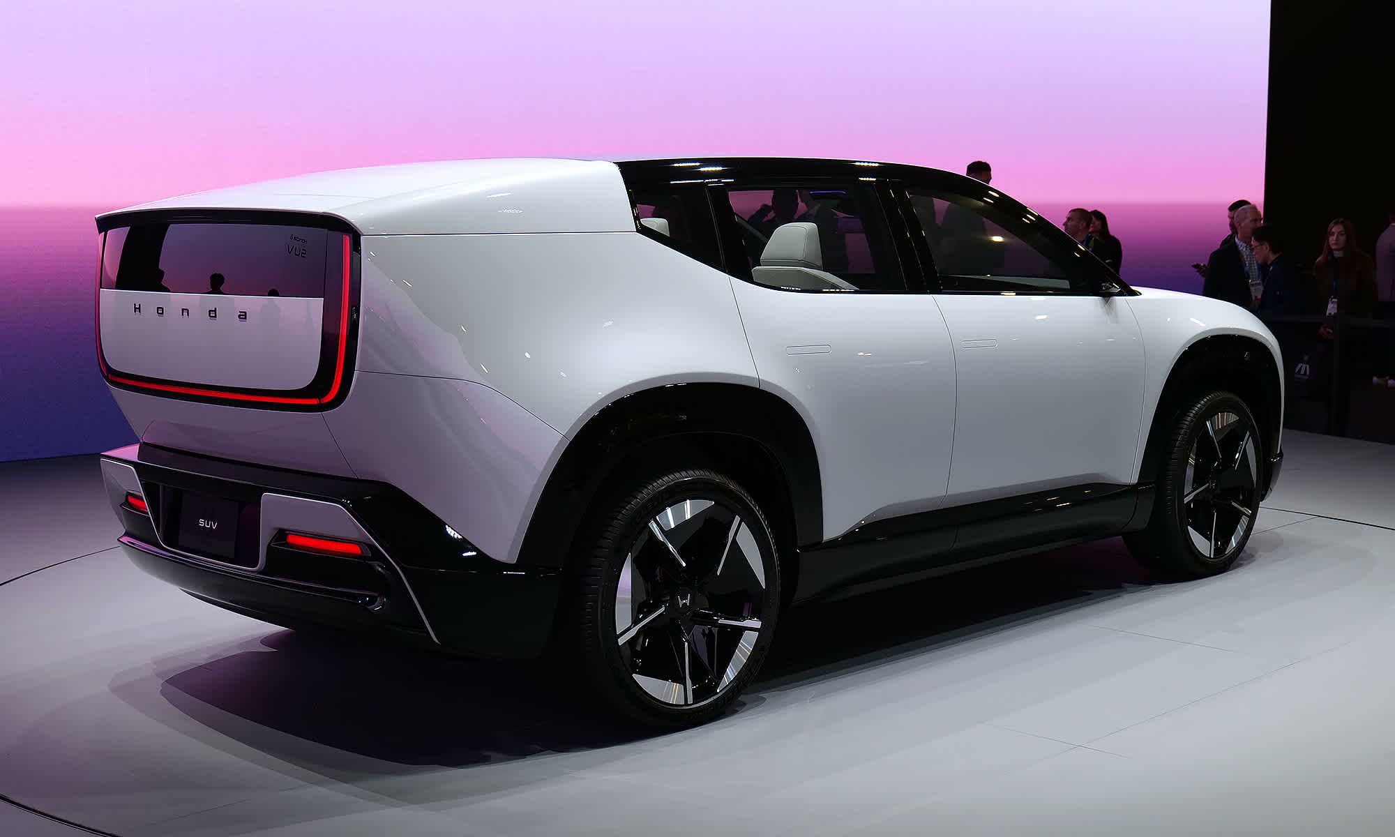 A closer look at the slick Honda 0 SUV and Saloon prototypes at CES 2025 | DeviceDaily.com