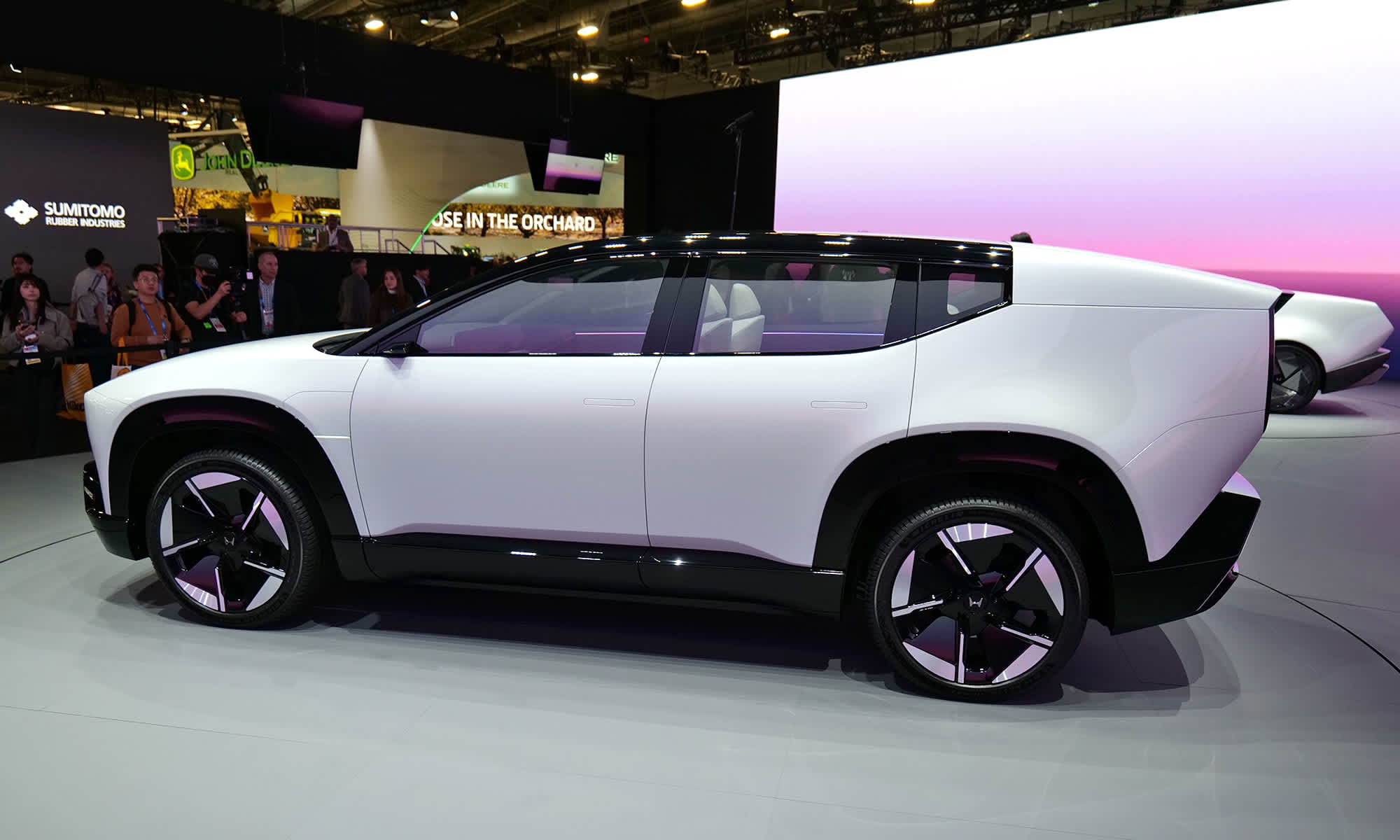 A closer look at the slick Honda 0 SUV and Saloon prototypes at CES 2025 | DeviceDaily.com