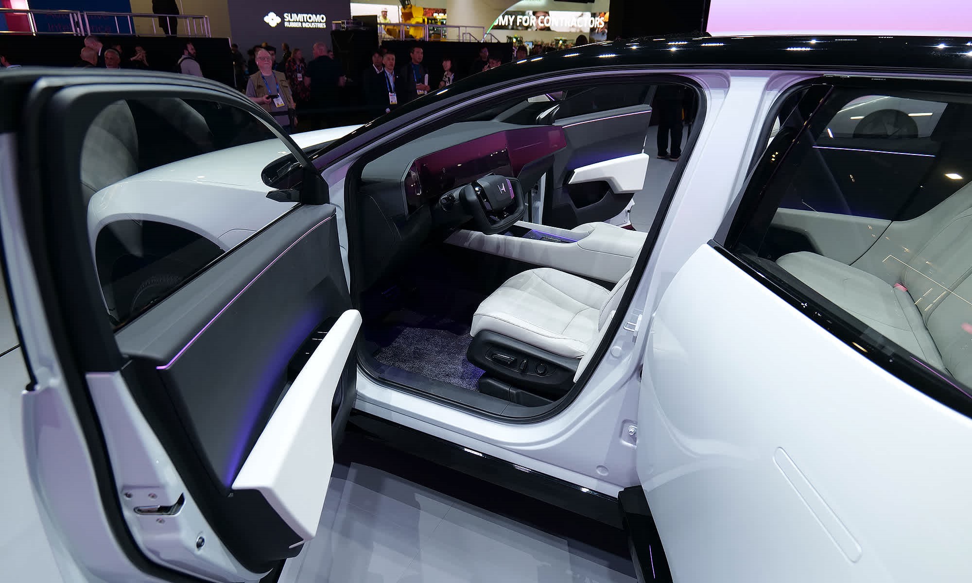 A closer look at the slick Honda 0 SUV and Saloon prototypes at CES 2025 | DeviceDaily.com