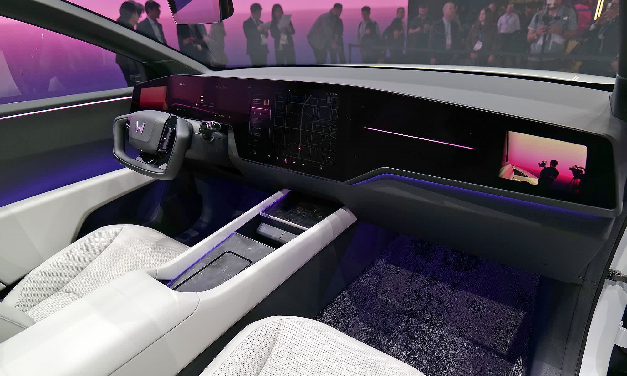 A closer look at the slick Honda 0 SUV and Saloon prototypes at CES 2025 | DeviceDaily.com