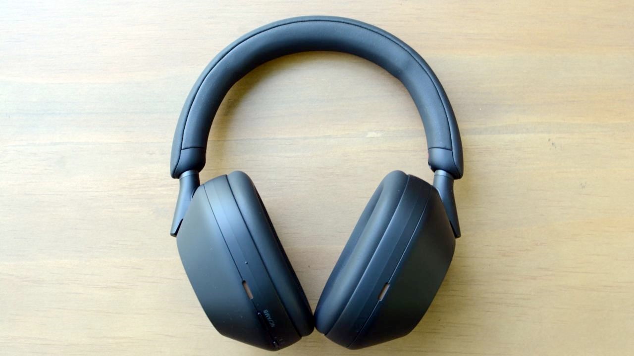 The best noise-canceling headphones for 2025 | DeviceDaily.com
